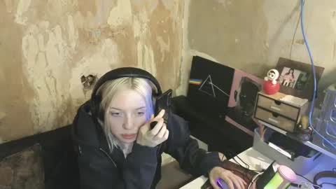 graylovescookies online show from December 17, 2024, 10:11 pm