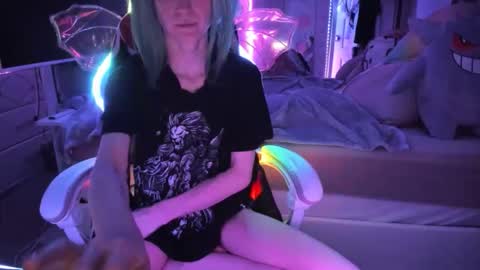 GreenEyedLovexo online show from April 14, 2026, 4:40 am