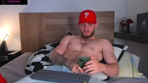 Snapshot of greeneyes_col chatting on December 4, 2024, 2:31 am Juan online show from December 4, 2024, 2:31 am