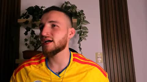 Snapshot of greeneyes_col chatting on November 20, 2025, 12:33 am Juan online show from November 20, 2025, 12:33 am