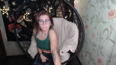 Lina online show from September 27, 2025, 5:18 pm