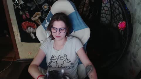 Lina online show from March 17, 2026, 11:02 am