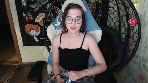 Lina online show from June 9, 2026, 12:06 pm