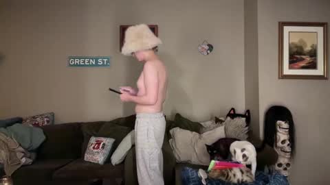 Snapshot of greenxxxqueen chatting on December 30, 2024, 2:53 am SexQueen Nikki online show from December 30, 2024, 2:53 am