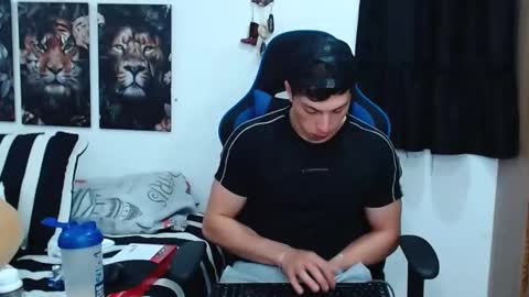 griego01 online show from March 2, 2025, 3:24 am