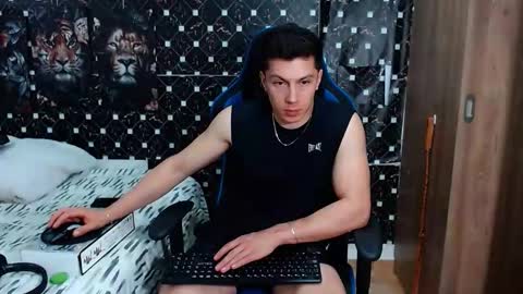 griego01 online show from May 6, 2026, 6:41 am