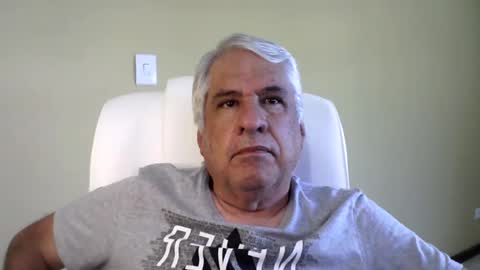 Snapshot of grisa01 chatting on February 8, 2025, 1:01 pm grisa01 online show from February 8, 2025, 1:01 pm