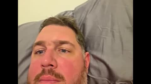 Snapshot of grizzly_uncut chatting on November 6, 2025, 4:35 am grizzly_uncut online show from November 6, 2025, 4:35 am