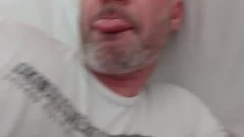 Snapshot of grzegorz34 chatting on January 31, 2025, 8:01 pm Greg online show from January 31, 2025, 8:01 pm