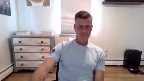 gudguy2025 online show from April 17, 2026, 2:20 pm