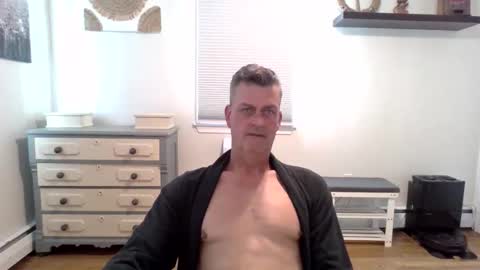 gudguy2025 online show from May 17, 2026, 11:50 am