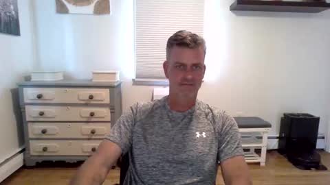 gudguy2025 online show from May 20, 2026, 5:19 pm