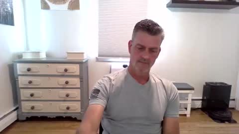 gudguy2025 online show from May 28, 2026, 1:52 pm