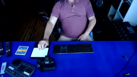 Snapshot of guesswhatigot2 chatting on December 14, 2024, 10:45 am guesswhatigot2 online show from December 14, 2024, 10:45 am