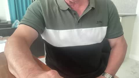 Snapshot of guesswhatigot2 chatting on January 4, 2025, 4:12 am guesswhatigot2 online show from January 4, 2025, 4:12 am