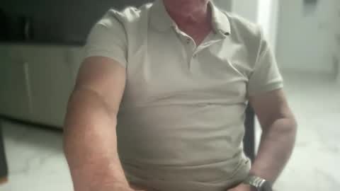 Snapshot of guesswhatigot2 chatting on January 4, 2025, 12:05 pm guesswhatigot2 online show from January 4, 2025, 12:05 pm