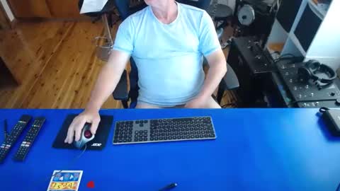 Snapshot of guesswhatigot2 chatting on January 16, 2025, 2:09 am guesswhatigot2 online show from January 16, 2025, 2:09 am