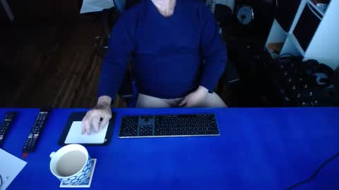 Snapshot of guesswhatigot2 chatting on January 18, 2025, 11:21 am guesswhatigot2 online show from January 18, 2025, 11:21 am