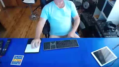 Snapshot of guesswhatigot2 chatting on January 23, 2025, 4:52 am guesswhatigot2 online show from January 23, 2025, 4:52 am