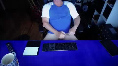 Snapshot of guesswhatigot2 chatting on February 26, 2025, 11:52 am guesswhatigot2 online show from February 26, 2025, 11:52 am