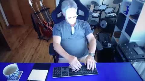 Snapshot of guesswhatigot2 chatting on February 28, 2025, 7:05 am guesswhatigot2 online show from February 28, 2025, 7:05 am