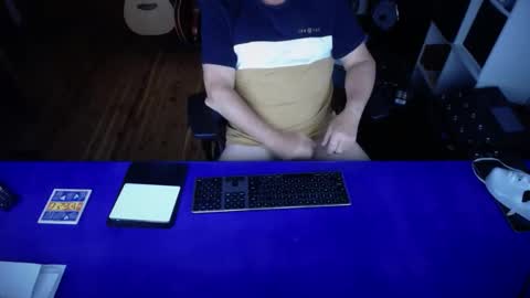 Snapshot of guesswhatigot2 chatting on March 1, 2025, 9:18 am guesswhatigot2 online show from March 1, 2025, 9:18 am