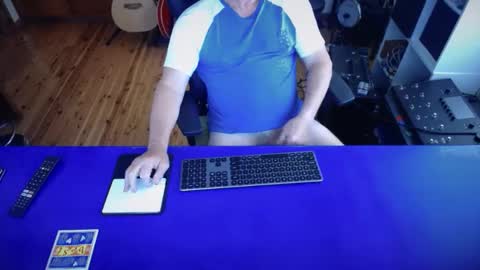 Snapshot of guesswhatigot2 chatting on March 8, 2025, 11:07 pm guesswhatigot2 online show from March 8, 2025, 11:07 pm