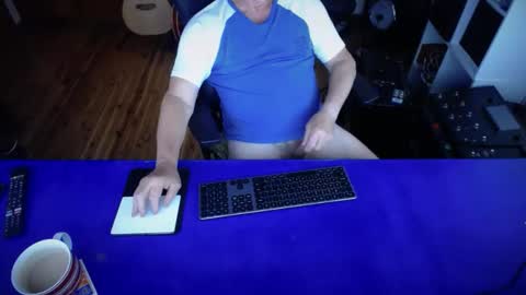 Snapshot of guesswhatigot2 chatting on March 11, 2025, 6:32 am guesswhatigot2 online show from March 11, 2025, 6:32 am