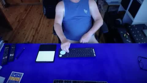 Snapshot of guesswhatigot2 chatting on October 11, 2025, 4:12 am guesswhatigot2 online show from October 11, 2025, 4:12 am