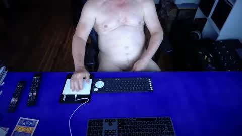 Snapshot of guesswhatigot2 chatting on October 23, 2025, 8:46 am guesswhatigot2 online show from October 23, 2025, 8:46 am