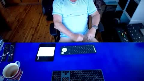 Snapshot of guesswhatigot2 chatting on October 25, 2025, 2:30 am guesswhatigot2 online show from October 25, 2025, 2:30 am