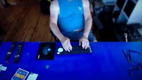 guesswhatigot2 online show from February 8, 2026, 6:50 am