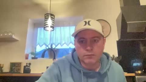 guil0 online show from January 12, 2026, 8:25 pm