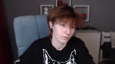 guitarandangell online show from November 30, 2025, 4:11 pm