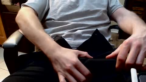 newbies online show from February 25, 2025, 11:22 pm