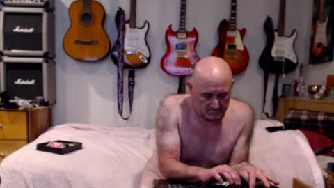 Snapshot of guitarsexgod chatting on January 29, 2025, 8:29 am Mario online show from January 29, 2025, 8:29 am