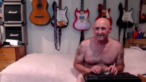 Snapshot of guitarsexgod chatting on February 6, 2025, 10:26 am Mario online show from February 6, 2025, 10:26 am