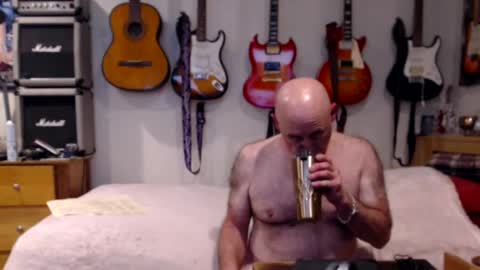 Snapshot of guitarsexgod chatting on February 14, 2025, 3:15 pm Mario online show from February 14, 2025, 3:15 pm