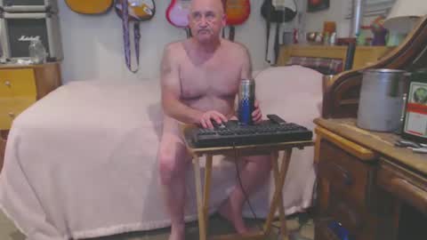 Snapshot of guitarsexgod chatting on February 26, 2025, 9:21 am Mario online show from February 26, 2025, 9:21 am