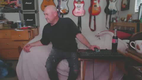 Snapshot of guitarsexgod chatting on March 5, 2025, 8:00 pm Mario online show from March 5, 2025, 8:00 pm