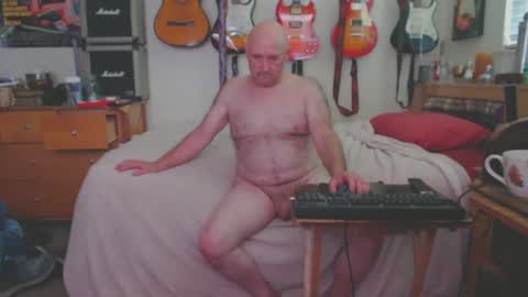 Snapshot of guitarsexgod chatting on March 6, 2025, 7:21 pm Mario online show from March 6, 2025, 7:21 pm