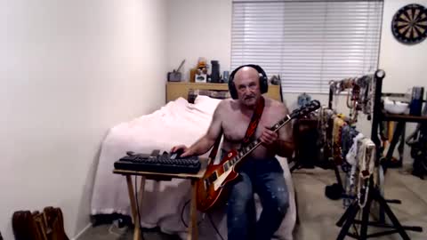 Snapshot of guitarsexgod chatting on September 18, 2025, 10:50 am Mario online show from September 18, 2025, 10:50 am