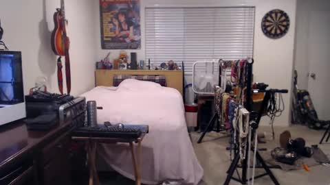 Snapshot of guitarsexgod chatting on October 6, 2025, 7:17 am Mario online show from October 6, 2025, 7:17 am