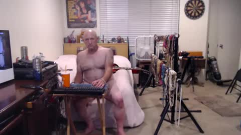 Snapshot of guitarsexgod chatting on October 7, 2025, 11:07 am Mario online show from October 7, 2025, 11:07 am