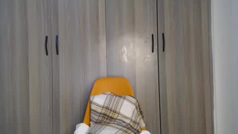 Snapshot of gulpess chatting on October 26, 2025, 11:53 pm Miss Incredible online show from October 26, 2025, 11:53 pm