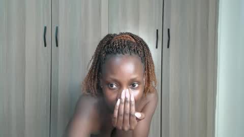 Snapshot of gulpess chatting on November 28, 2025, 12:46 am Miss Incredible online show from November 28, 2025, 12:46 am