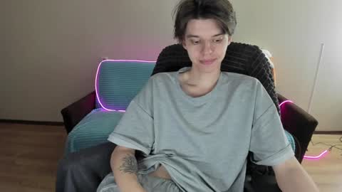 guy_liam1 online show from December 29, 2024, 7:43 pm