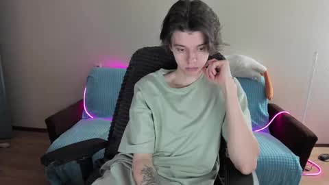 guy_liam1 online show from February 10, 2025, 2:26 pm