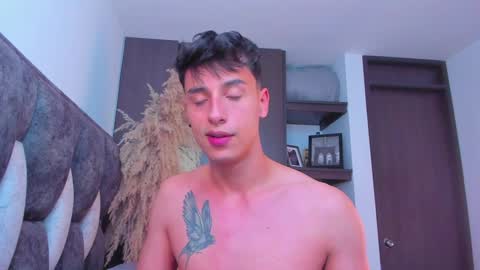 Snapshot of guy_twinks chatting on December 10, 2024, 5:17 am Gabriel online show from December 10, 2024, 5:17 am