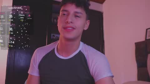 Snapshot of guy_twinks chatting on December 19, 2025, 6:20 am Gabriel online show from December 19, 2025, 6:20 am